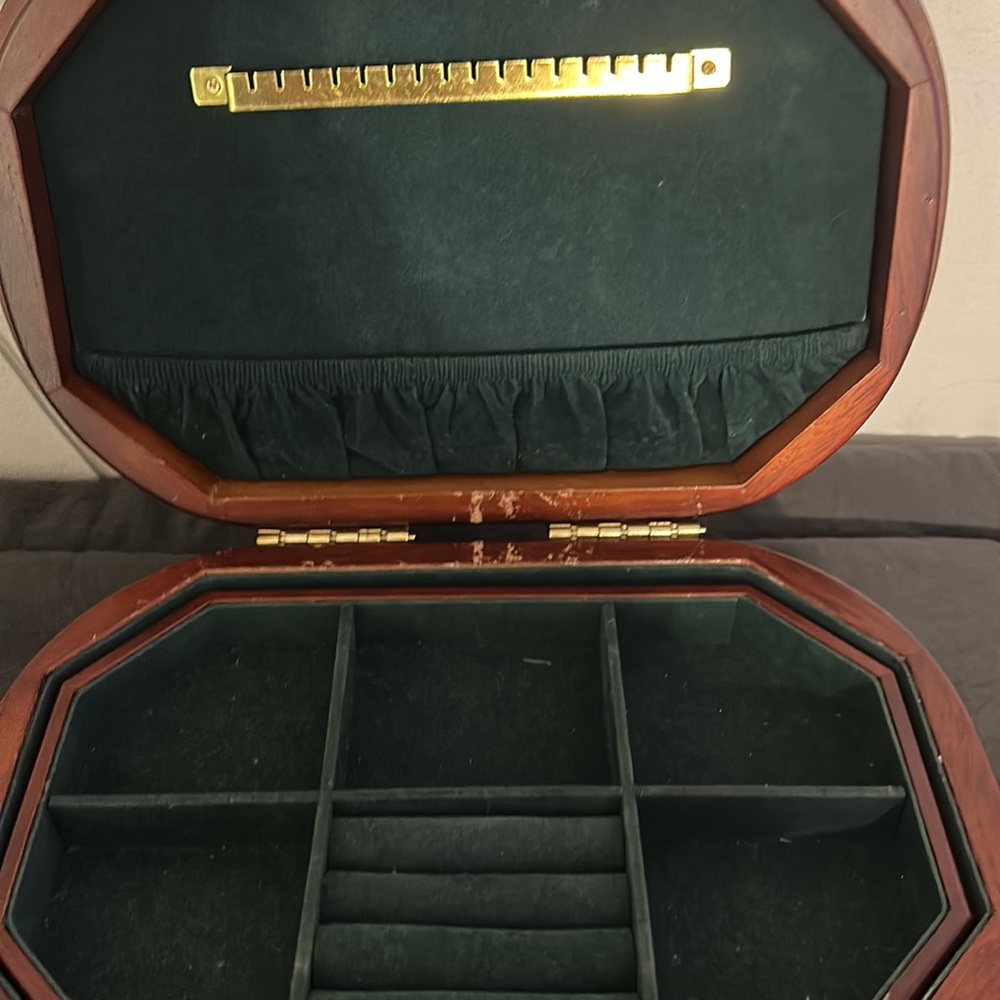 Jewelry Box - Picture 3 of 5